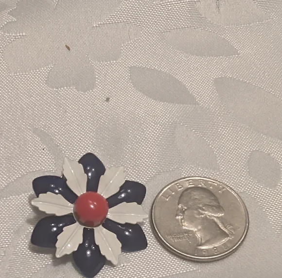 Vintage Enamel Red White Blue Flower Earrings Clip On - Picture 2 of 5